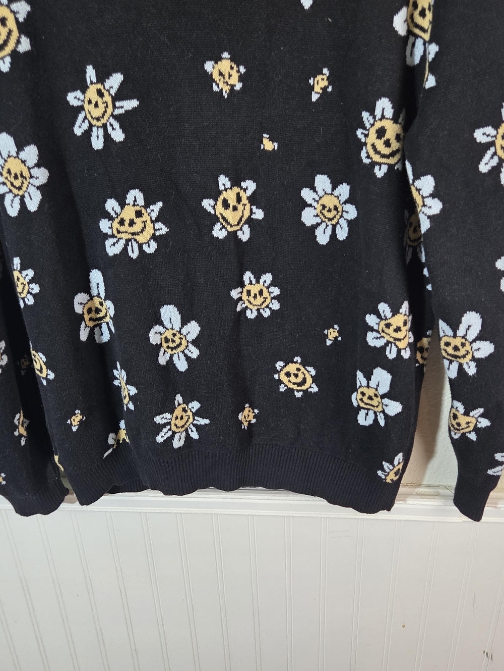 Vans Men’s Large Black Smiley Daisy Cardigan Sweater Cotton V Neck Button Front - Picture 10 of 13